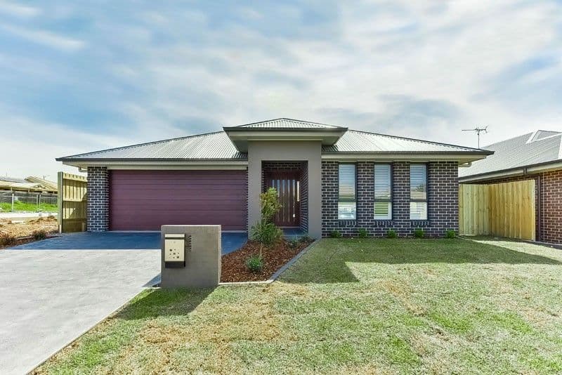 11 Milton Circuit, Oran Park - Image 1