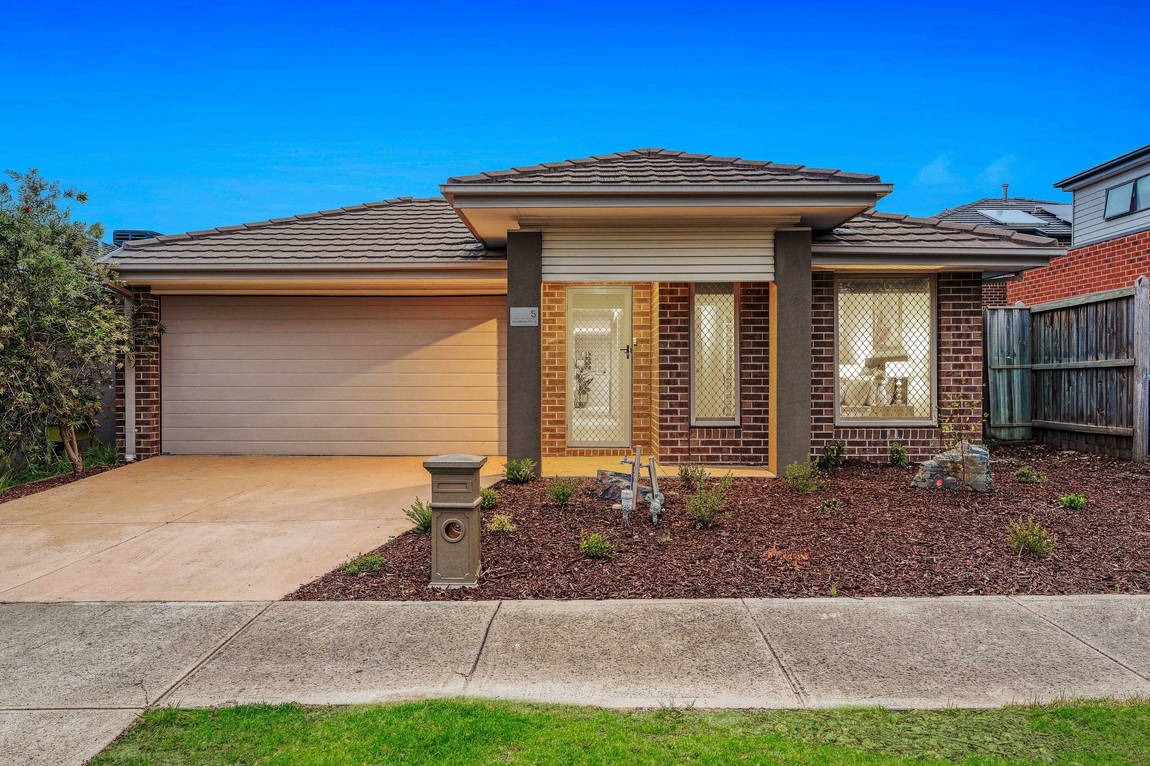 5 Heathland Circuit, Cranbourne East VIC 3977, Cranbourne East - Image 1