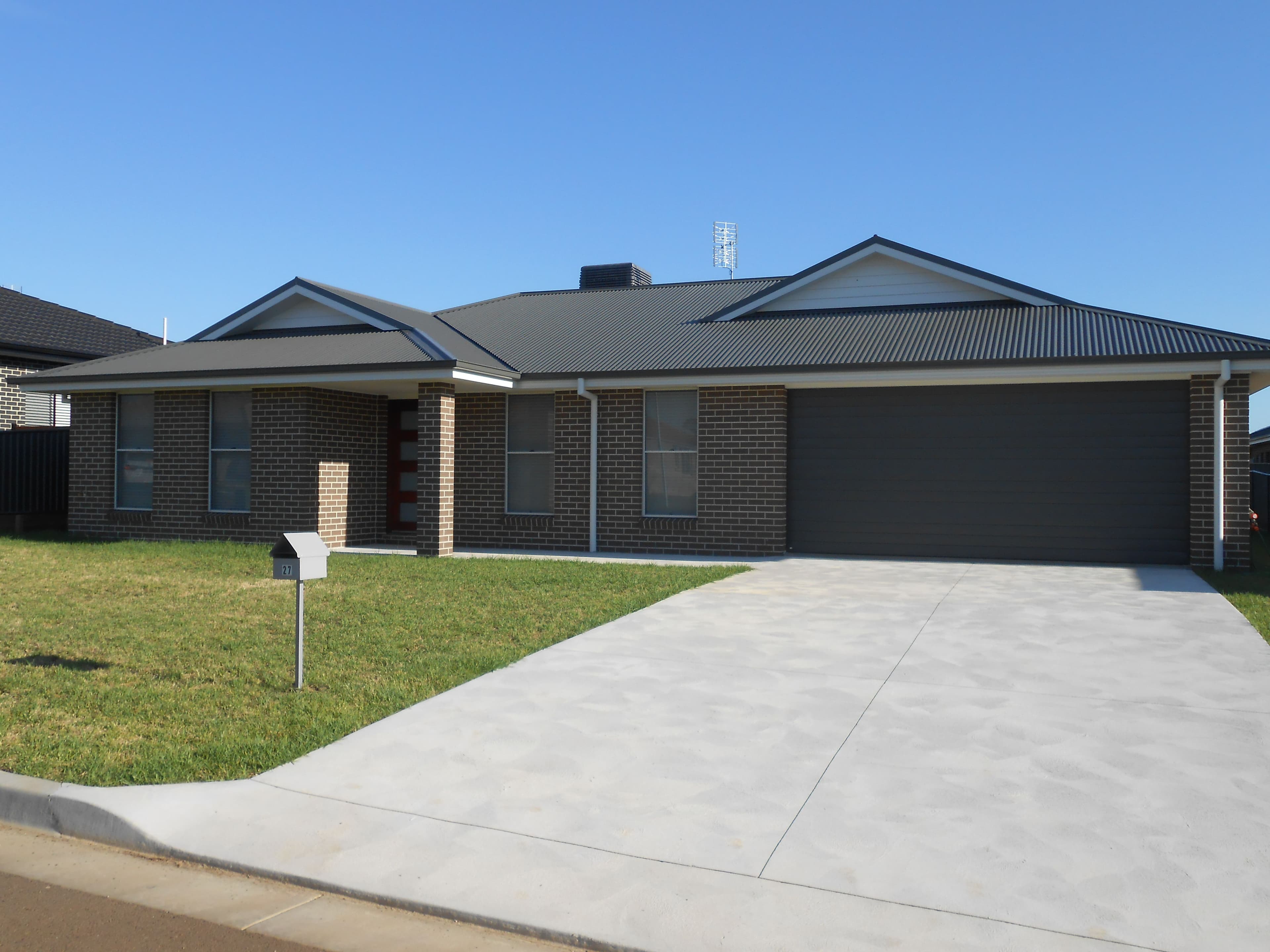 27 Kingham Street, Tamworth NSW 2340, Tamworth - Image 1