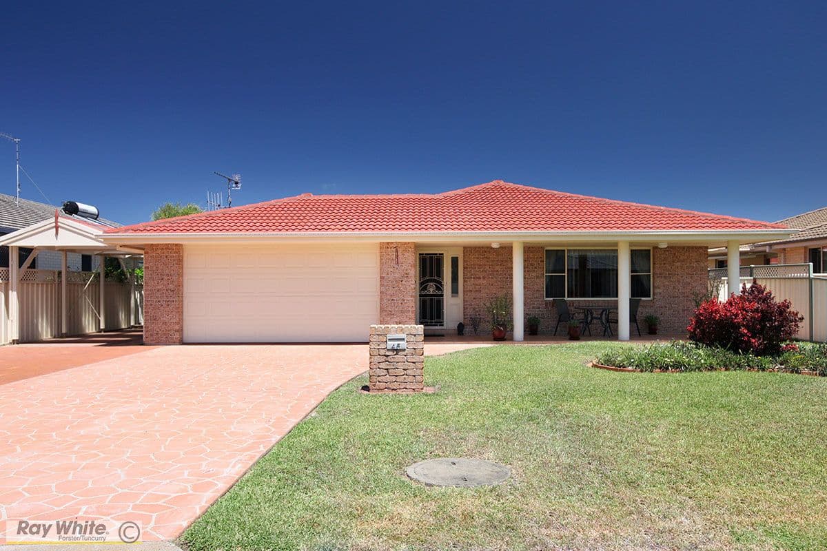 45 Amanda Crescent, Forster - Image 1
