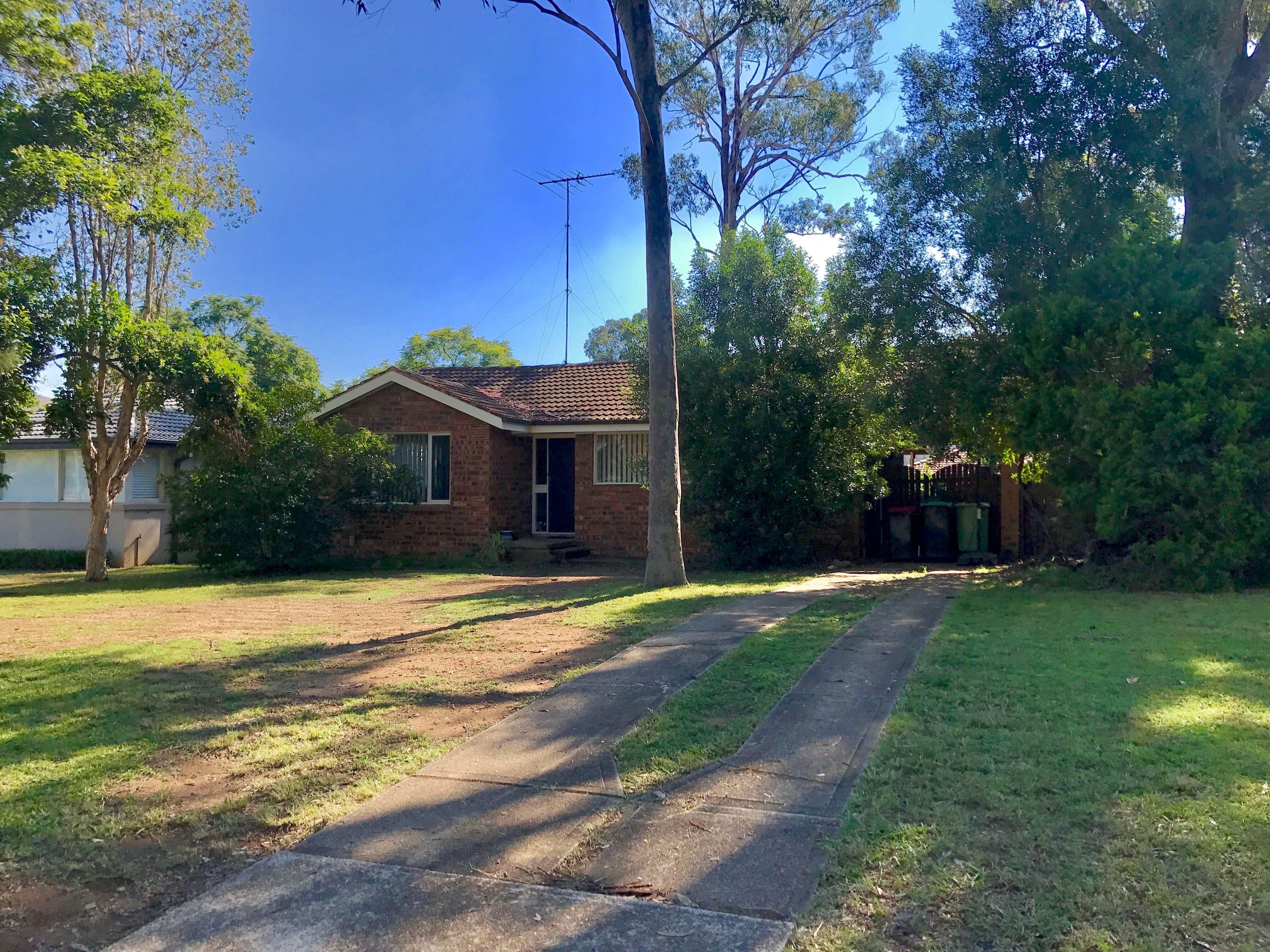 19 Barnett Street, South Penrith - Image 1