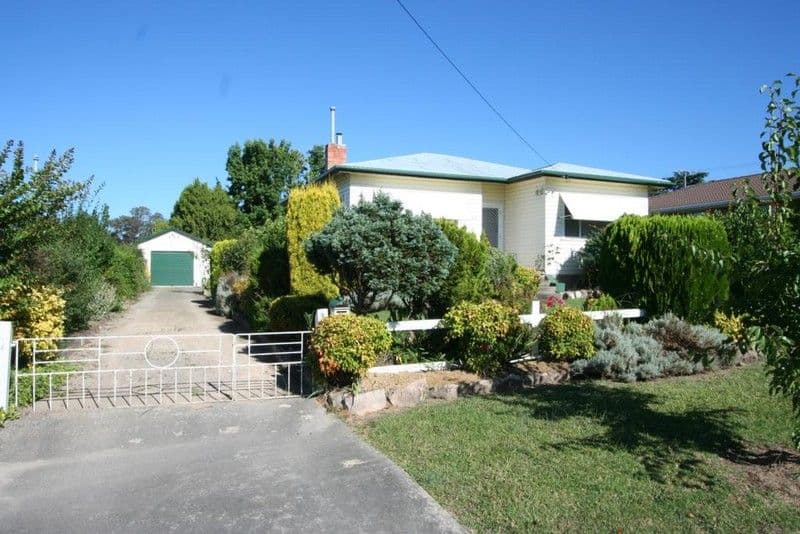 87 Logan Street, TENTERFIELD NSW 2372, Tenterfield - Image 1