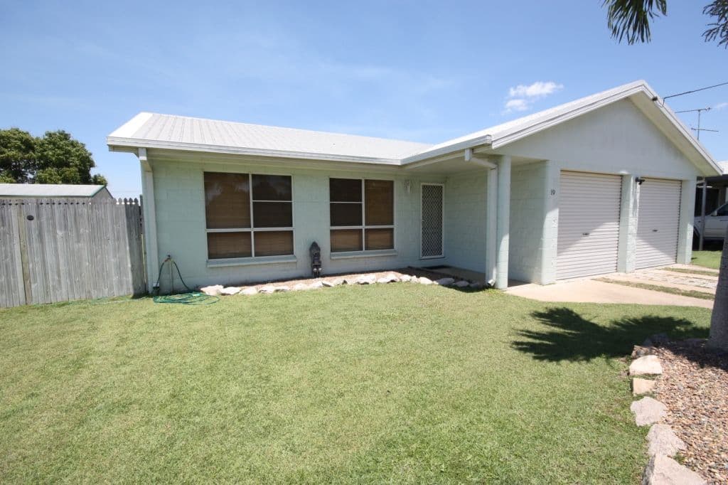 19 Bowling Green Street, BRANDON QLD 4808, Brandon - Image 1