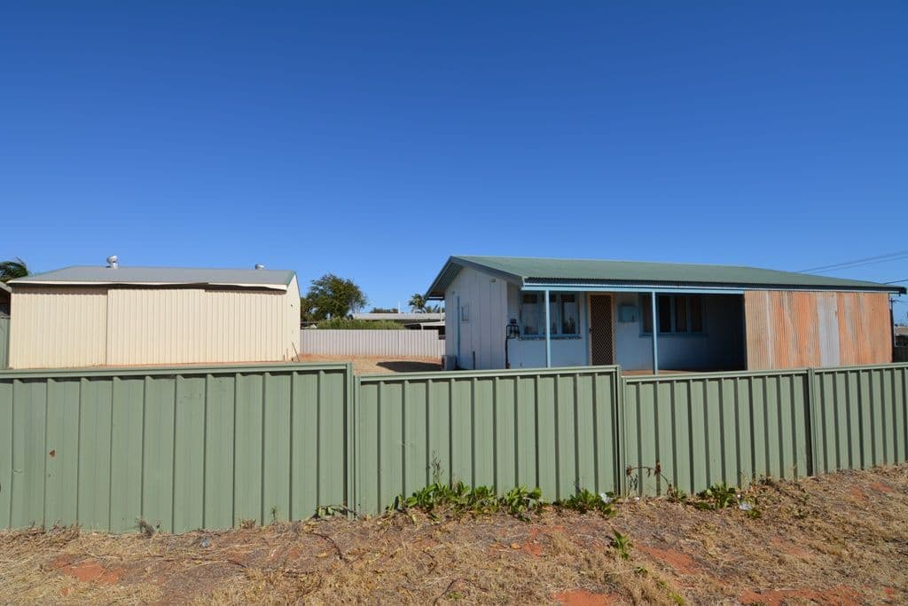 15 Pincombe Street, Carnarvon WA 6701, South Carnarvon - Image 1