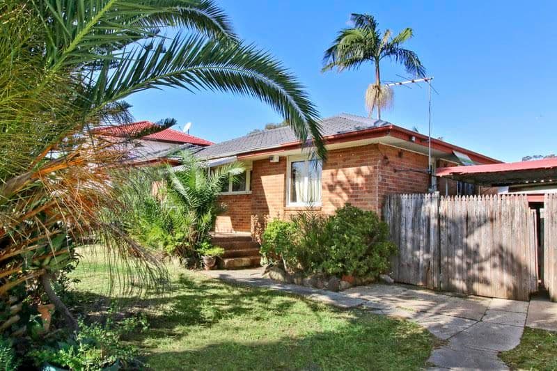 32 Kaluga Street, Busby - Image 1