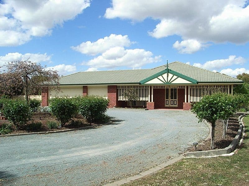 10 Pambula Court, ECHUCA VIC 3564, Echuca - Image 1