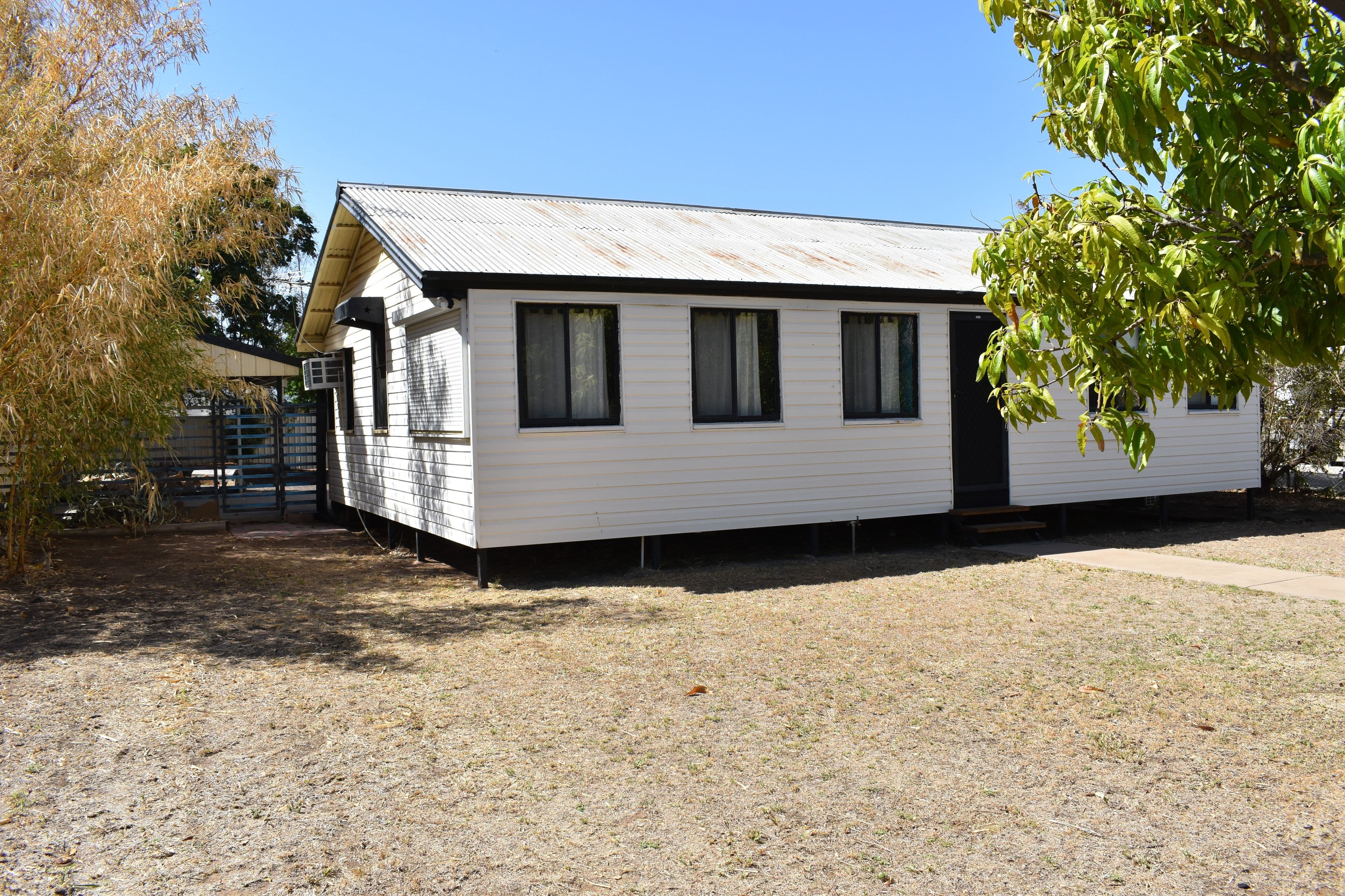 12 Brooks Street, Emerald QLD 4720, Emerald - Image 1