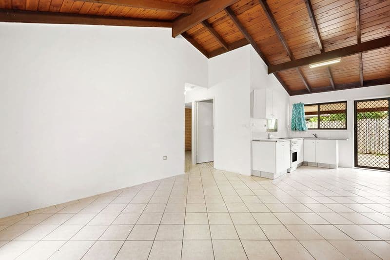 31 Ewing Road, Logan Central - Image 1