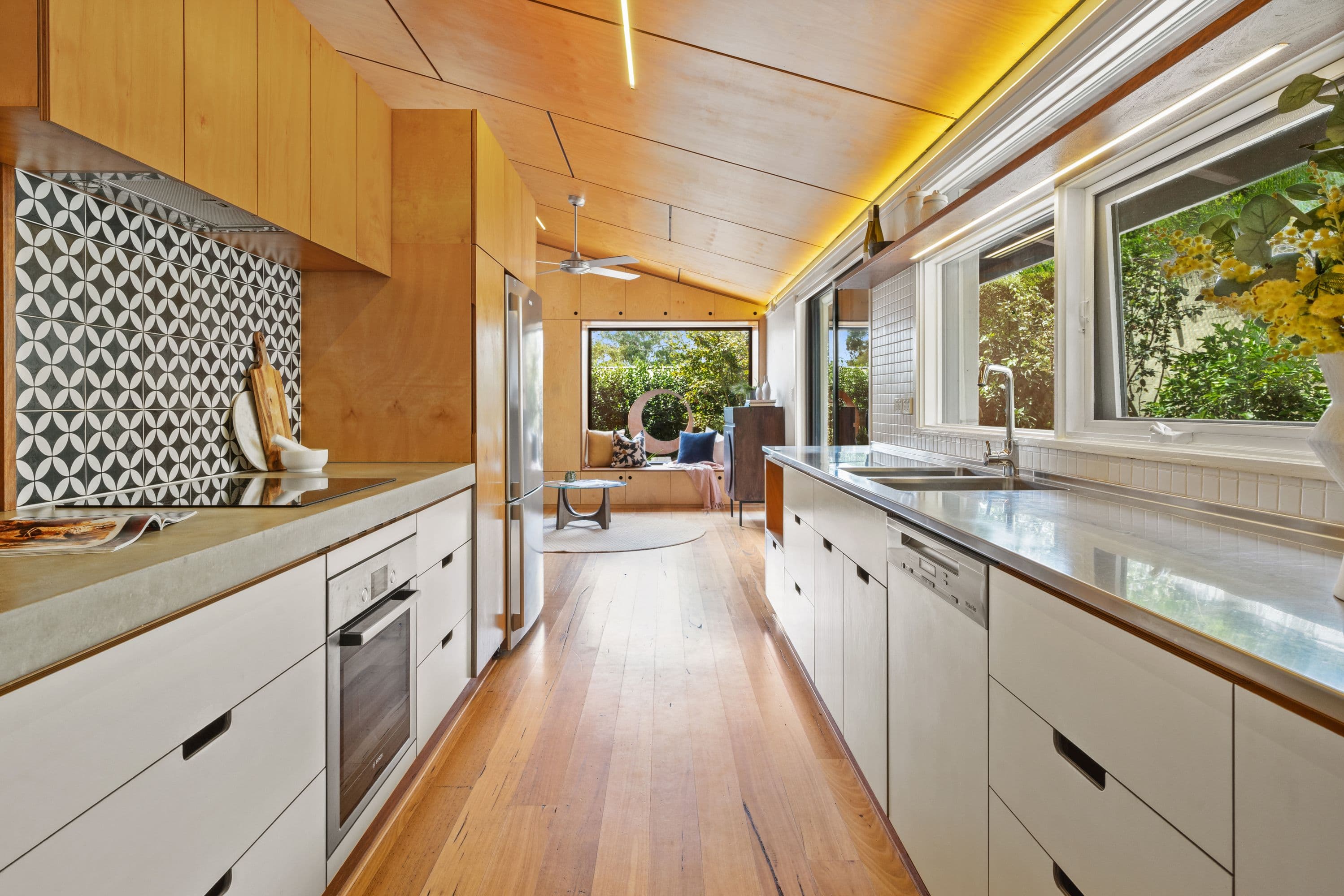 20 Oakes Street, Cook ACT 2614, Cook - Image 1