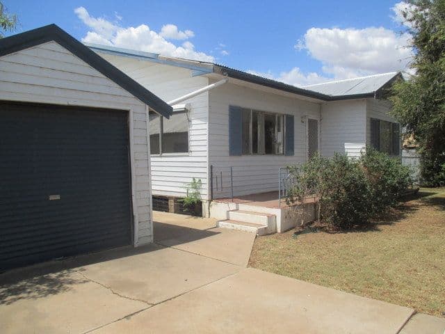 37 Tooloon Street, Coonamble - Image 1