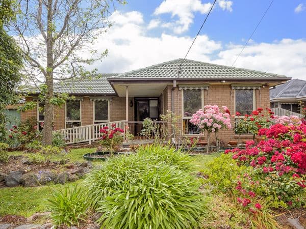 17 Travers Crescent, BURWOOD EAST VIC 3151, Burwood East - Image 1