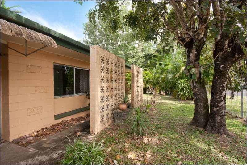 2 Granadilla Street, HOLLOWAYS BEACH QLD 4878, Holloways Beach - Image 1