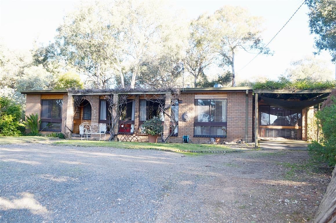 1 Snubba Crescent, Tumut - Image 1