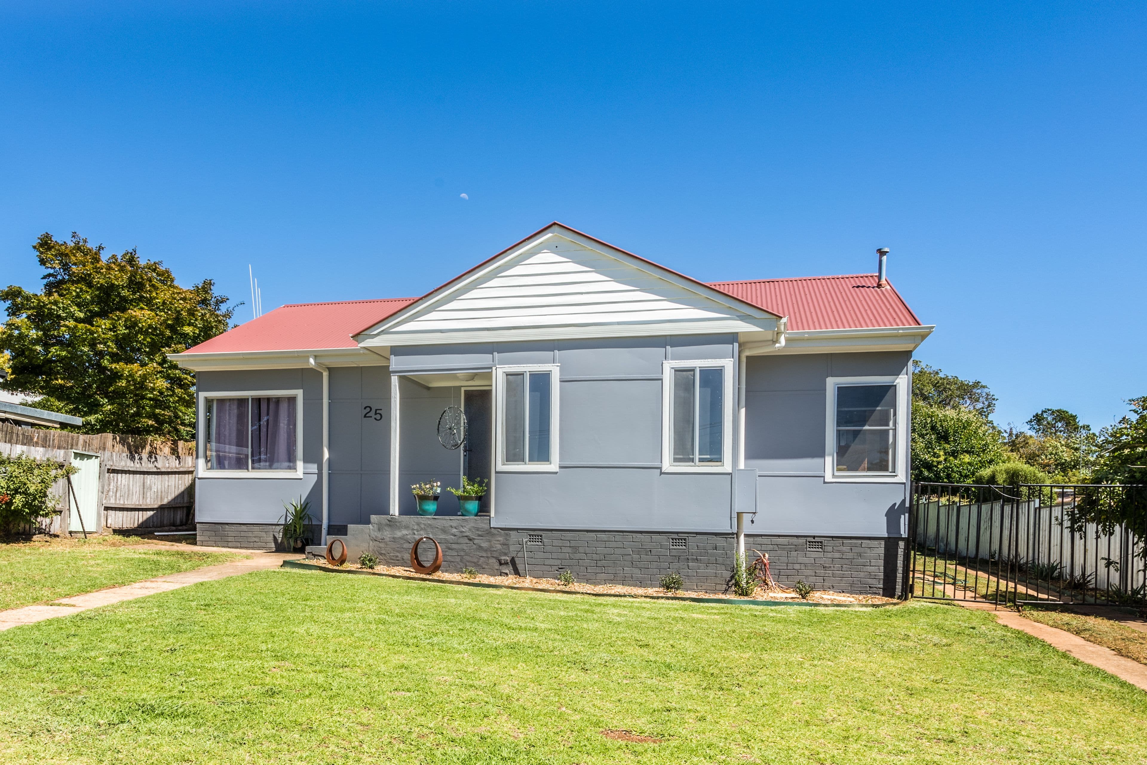 25 Tobruk Crescent, Orange - Image 1
