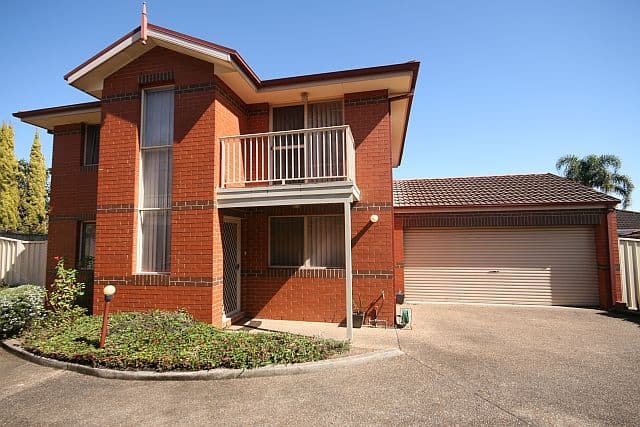 31 Bromley Avenue, GREENACRE NSW 2190, Greenacre - Image 1