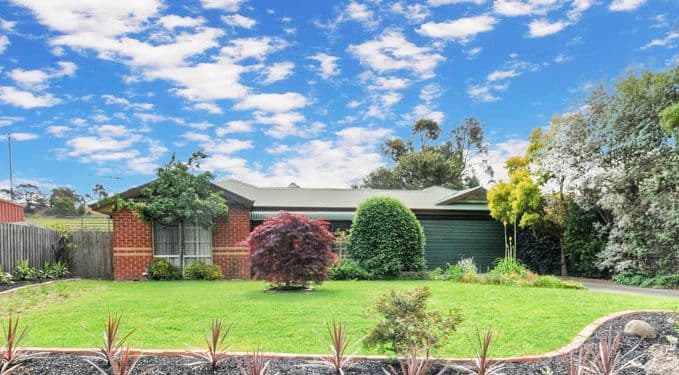 4 Hyde Park Walk, MOOROOLBARK VIC 3138, Mooroolbark - Image 1