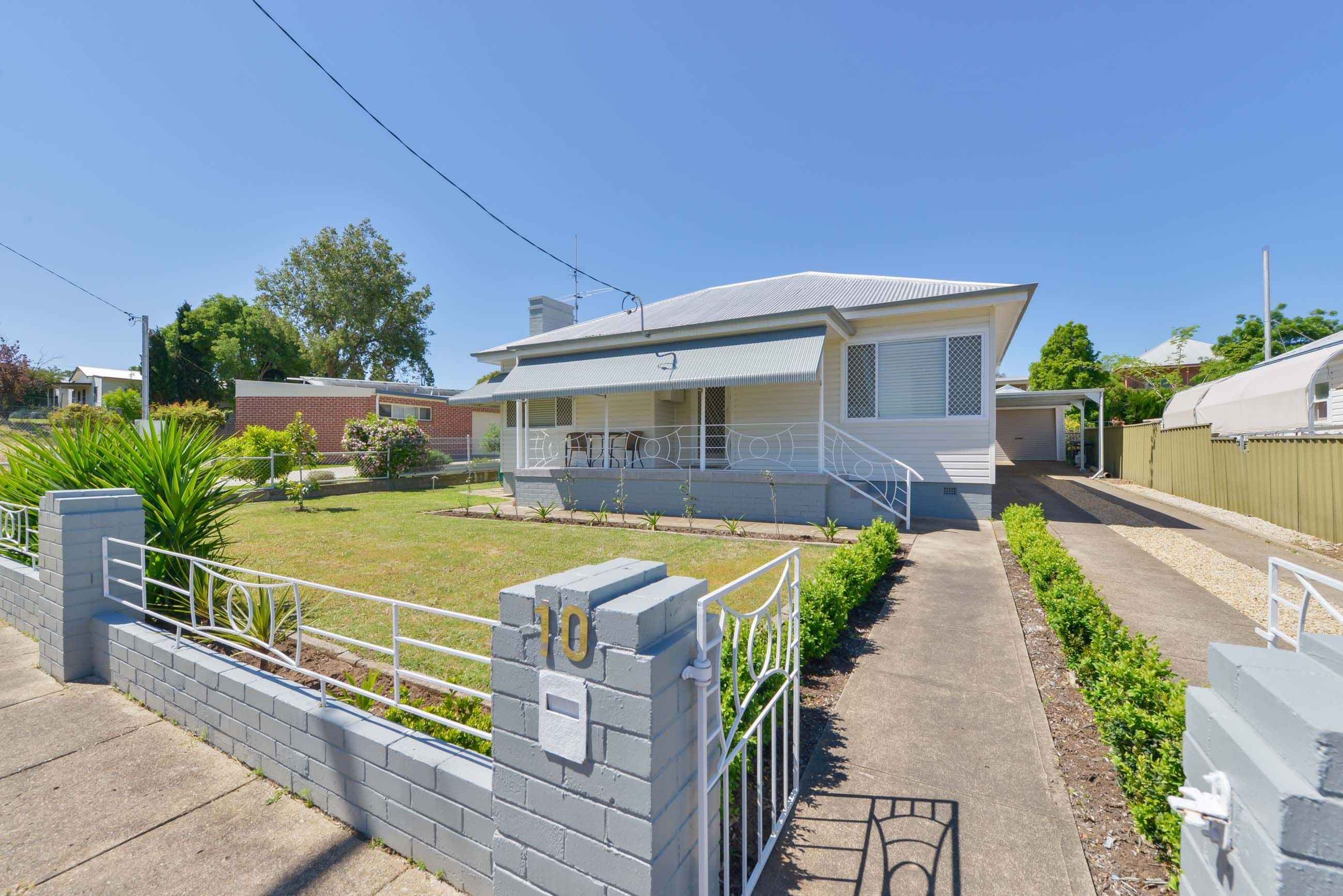 10 Griffin Avenue, Tamworth NSW 2340, Tamworth - Image 1