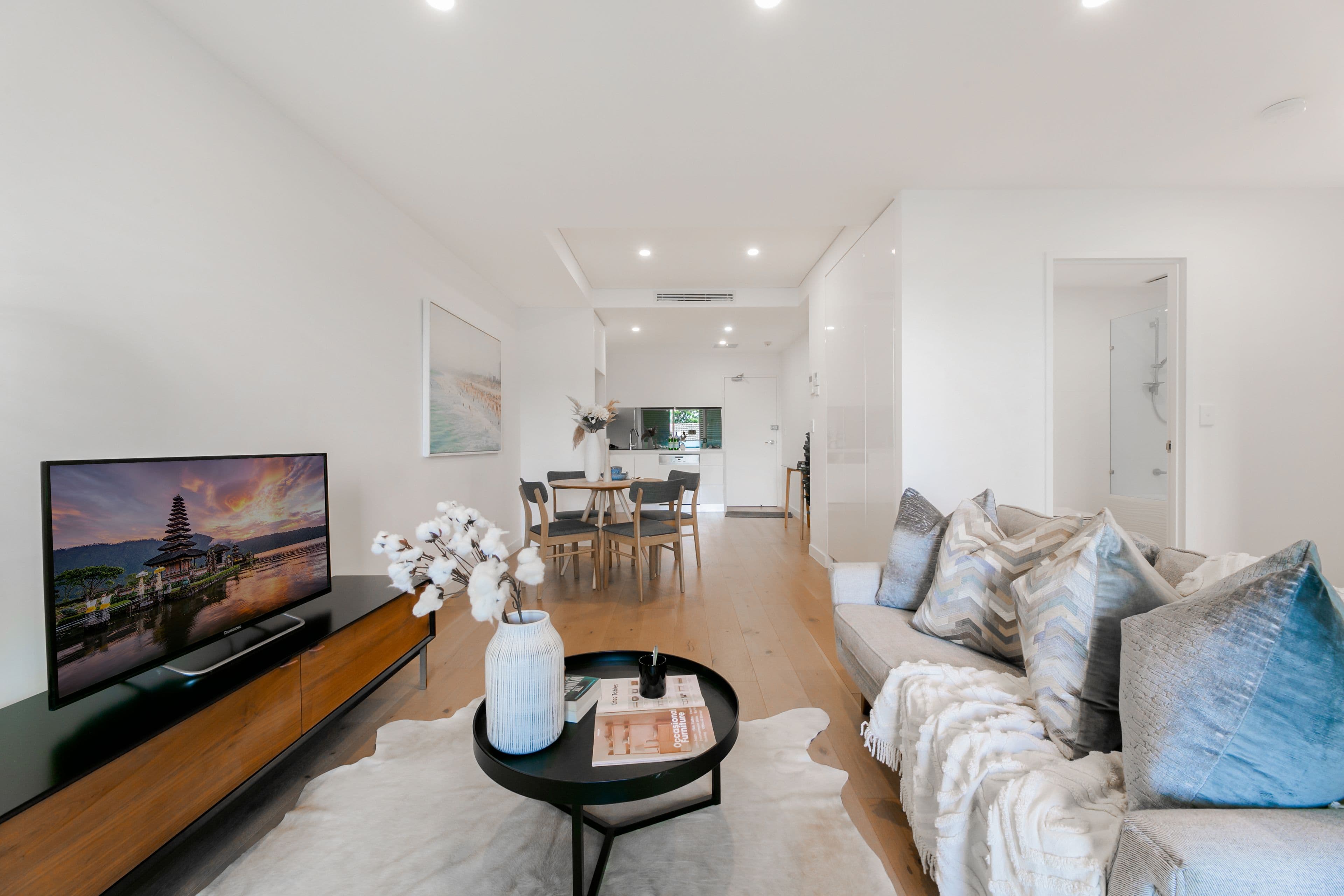 20 BARTON Avenue, Lloyd, Lloyd - Image 1