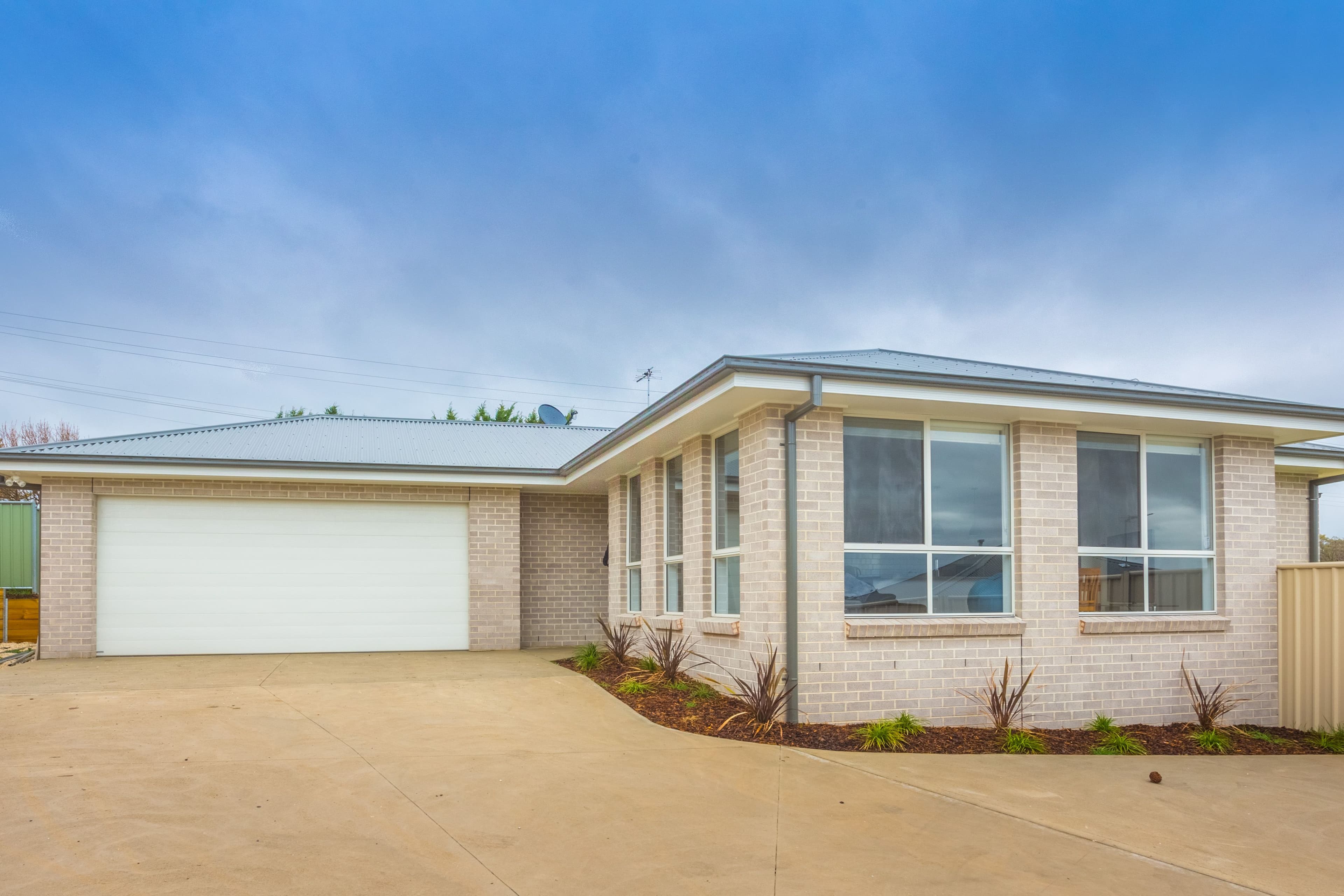 17 Mccarron Place, Orange - Image 1