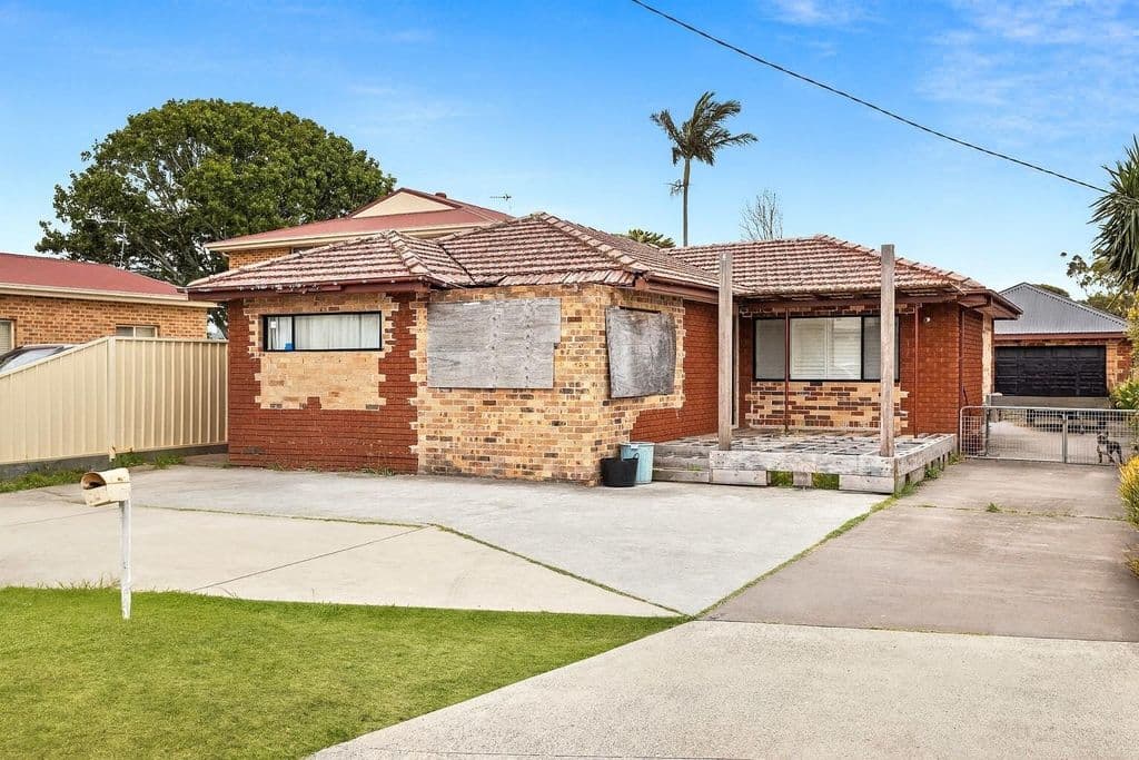 36 Addison Avenue, Lake Illawarra - Image 1