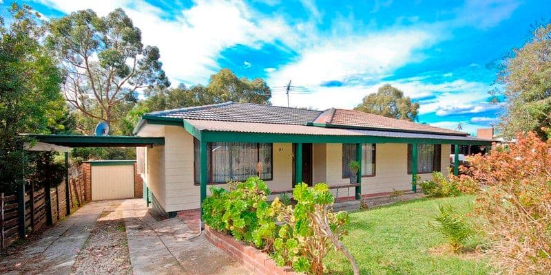21 Dean Crescent, LAUNCHING PLACE VIC 3139, Launching Place - Image 1