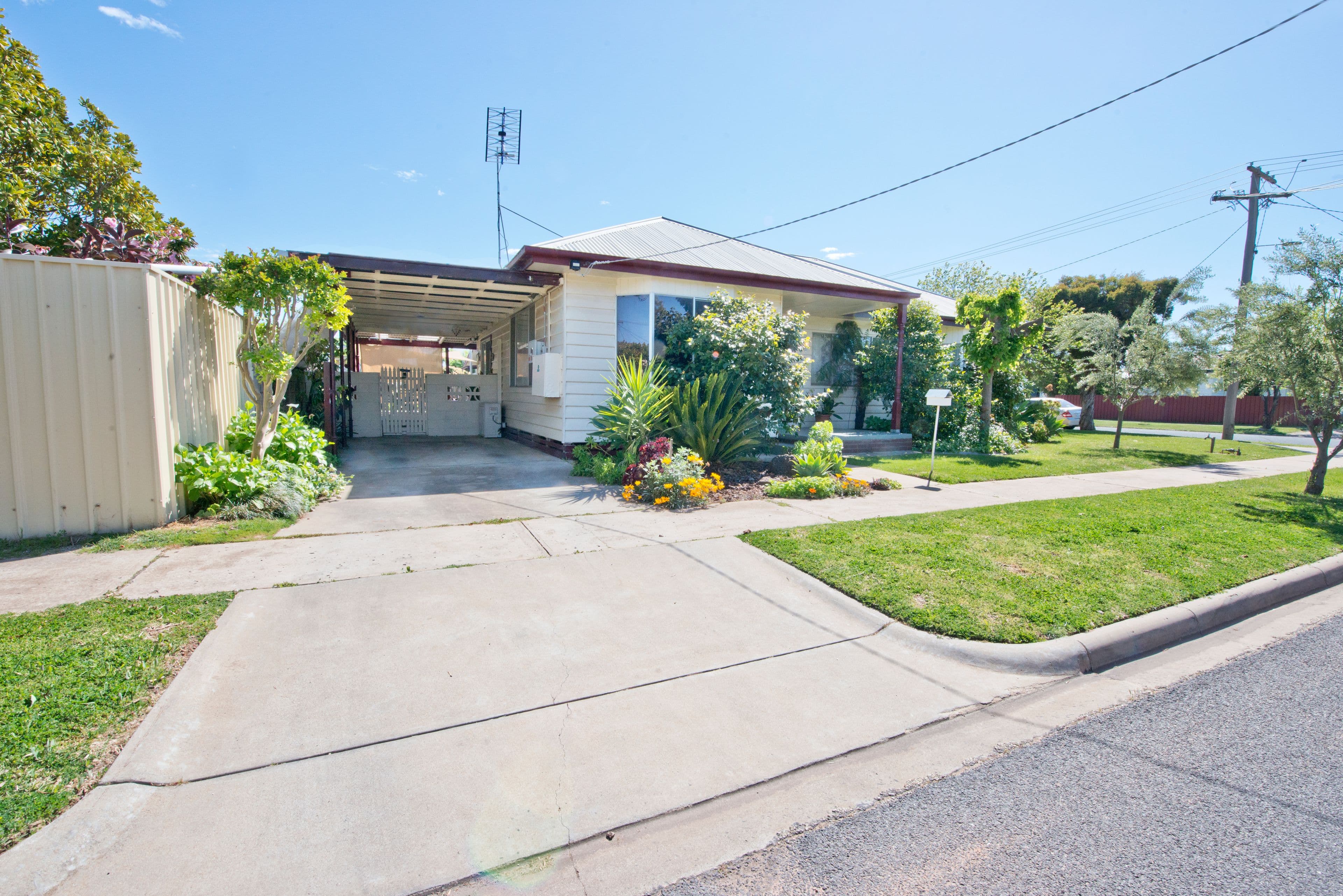 4 Douglas Avenue, Swan Hill VIC 3585, Swan Hill - Image 1