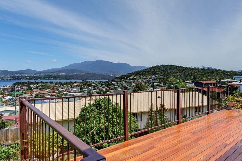 43 Karoola Road, LINDISFARNE TAS 7015, Lindisfarne - Image 1