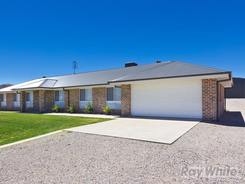 4 Conjola Drive, TAMWORTH NSW 2340, Tamworth - Image 1