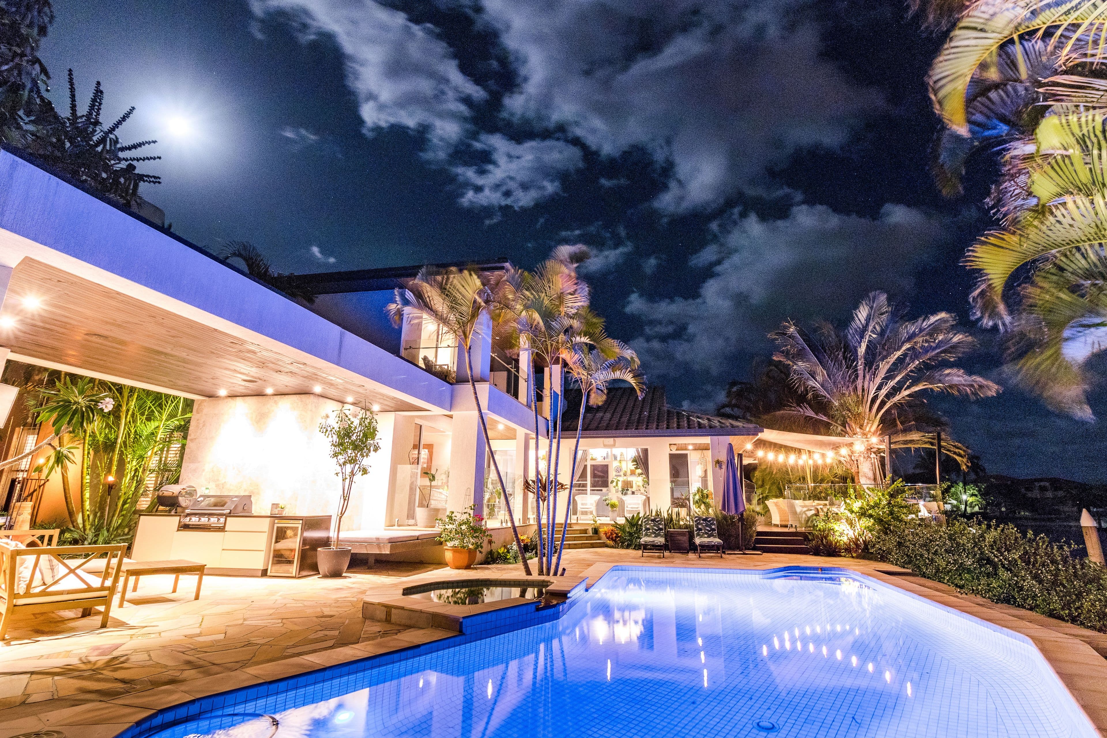 4 Royal Mews, Sovereign Islands QLD 4216, Sovereign Islands - Image 1