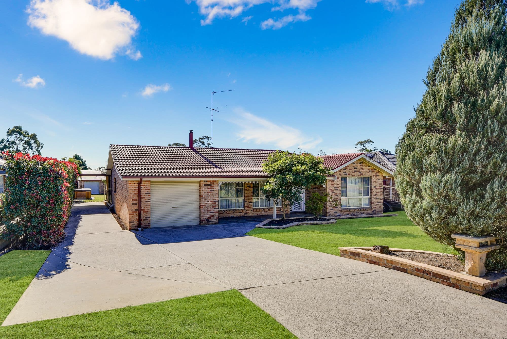 17 Willis Street, Oakdale - Image 1