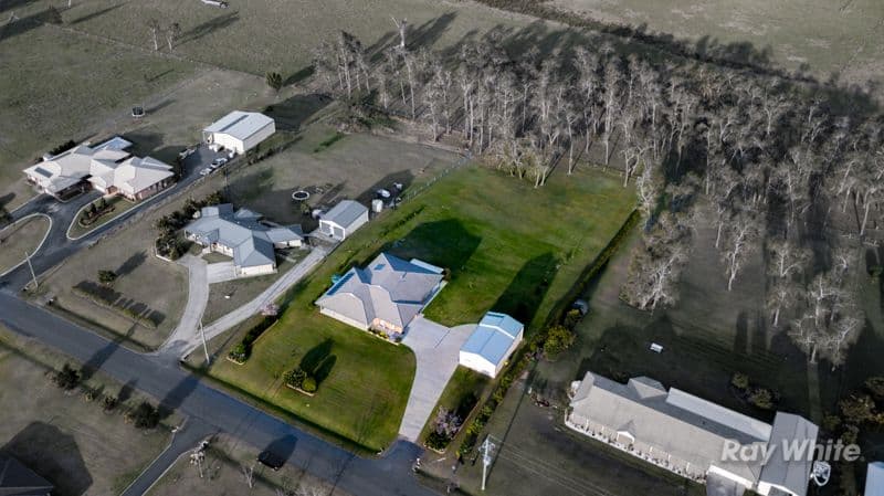 32 Grevillia Drive, Waterview Heights - Image 1