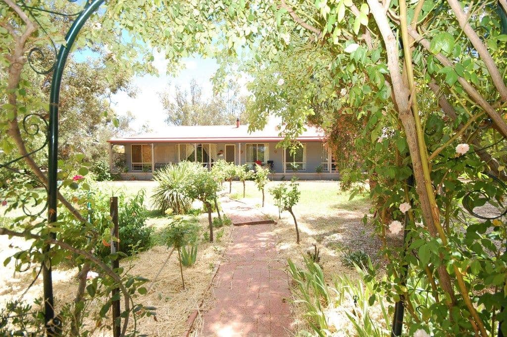 31 McAlister Street, DARLINGTON POINT NSW 2706, Darlington Point - Image 1