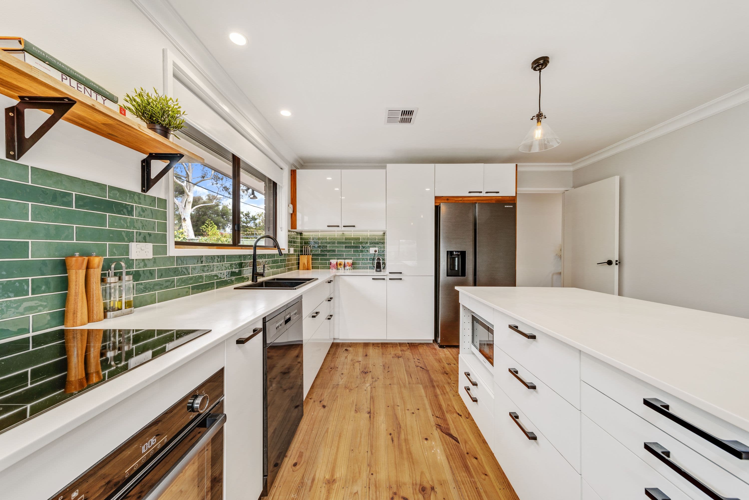 18 Lawrence Crescent, Kambah ACT 2902, Kambah - Image 1