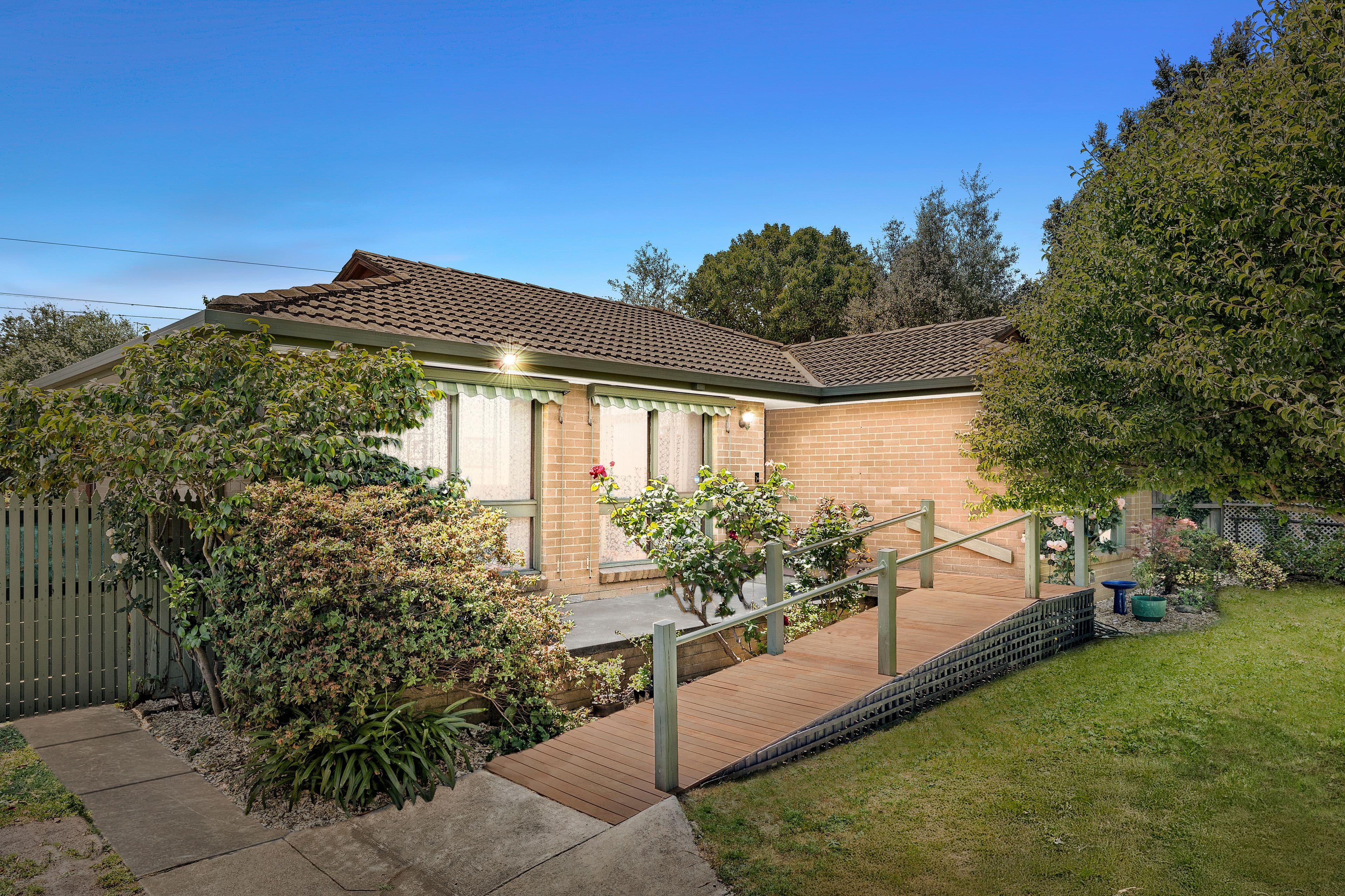 25 Winmalee Drive, Glen Waverley VIC 3150, Glen Waverley - Image 1