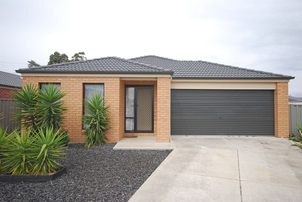 18 Macquarie Close, Delacombe VIC 3356, Delacombe - Image 1