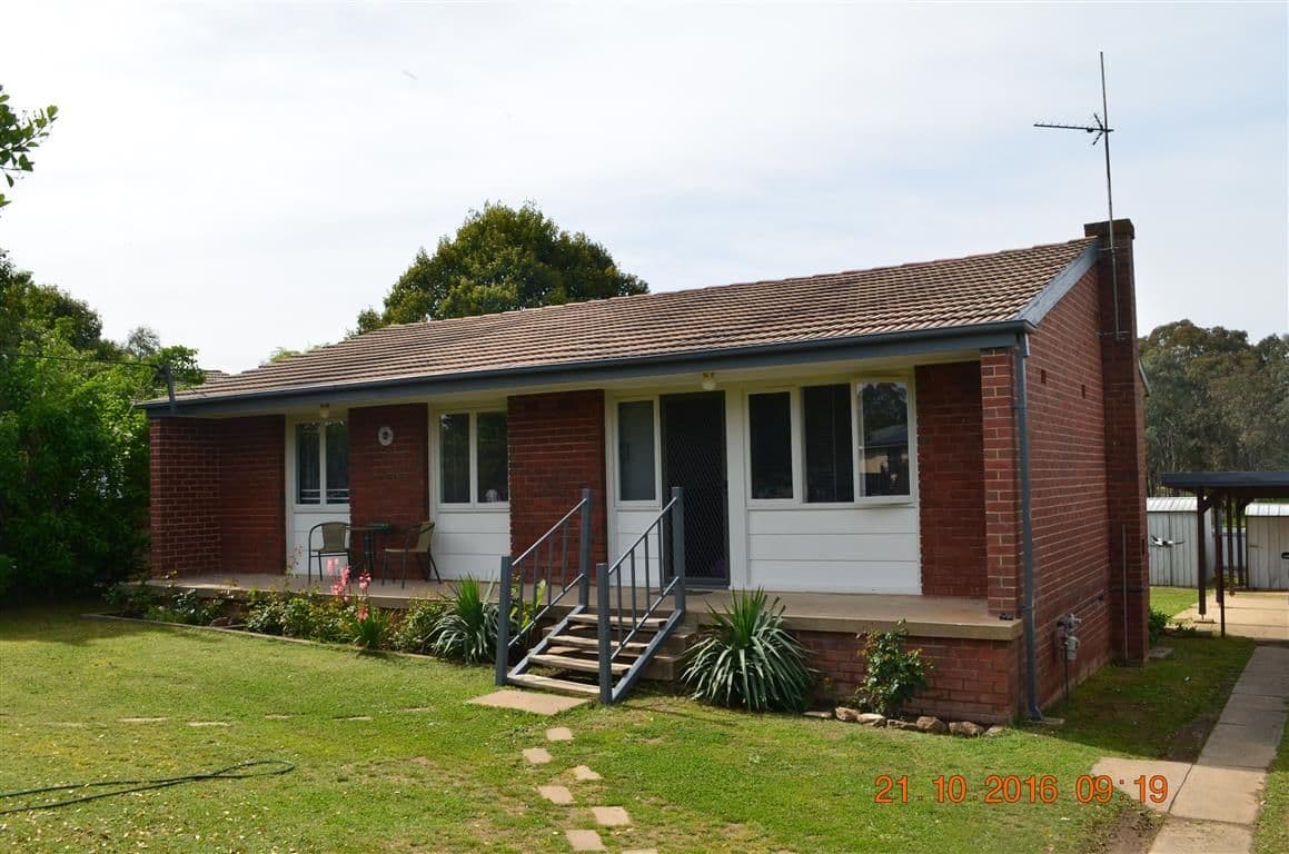 23 Hudson Street, Tumut - Image 1