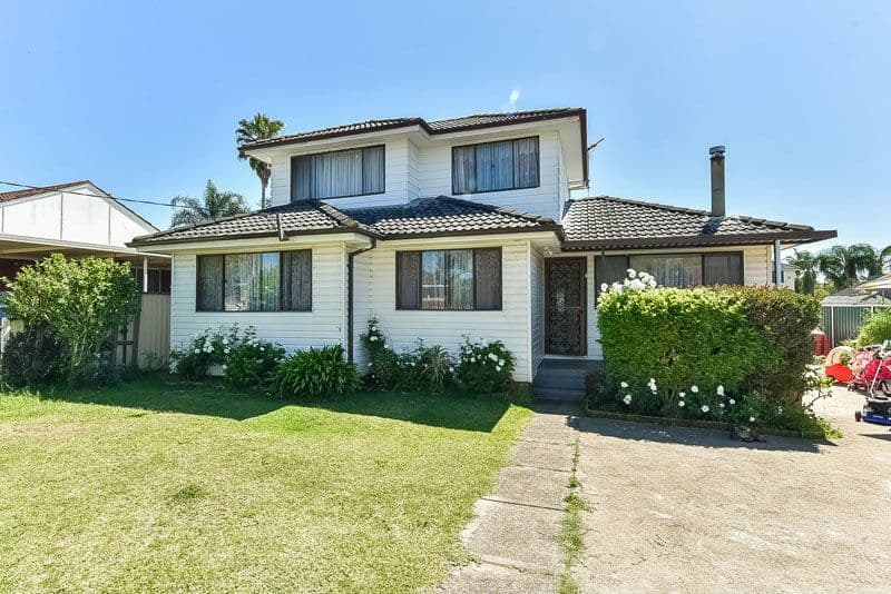 7 Cedric Street, Macquarie Fields - Image 1