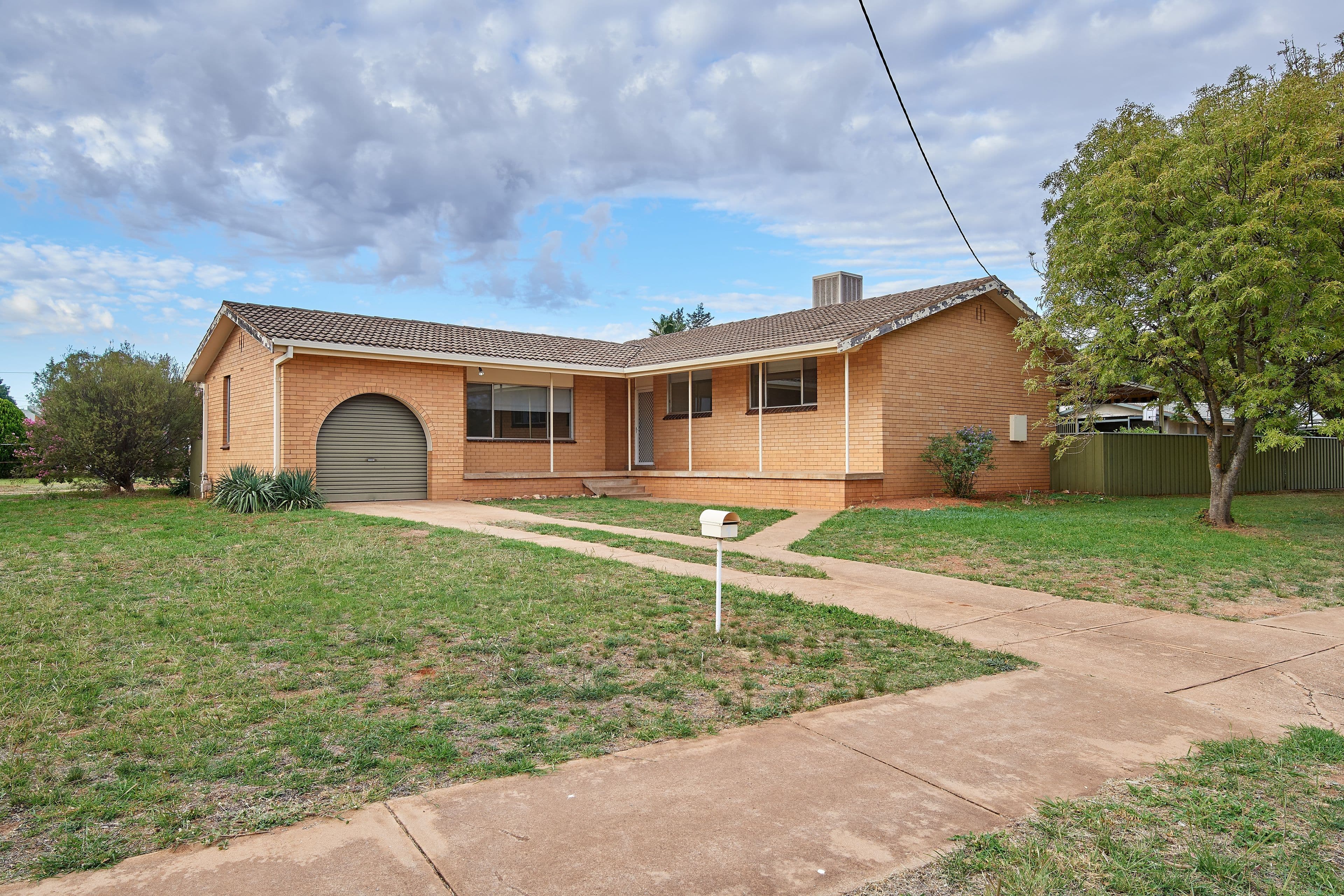 1 Jacaranda Avenue, Coolamon NSW 2701, Coolamon - Image 1