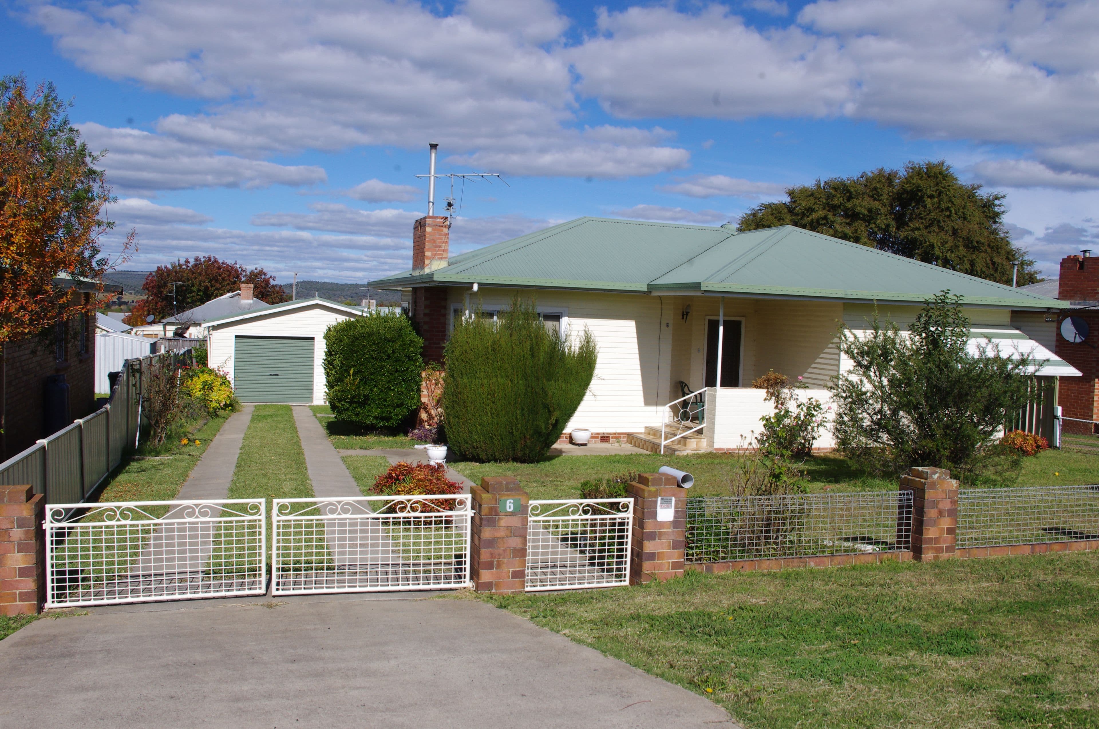 6 Lang Street, Inverell - Image 1