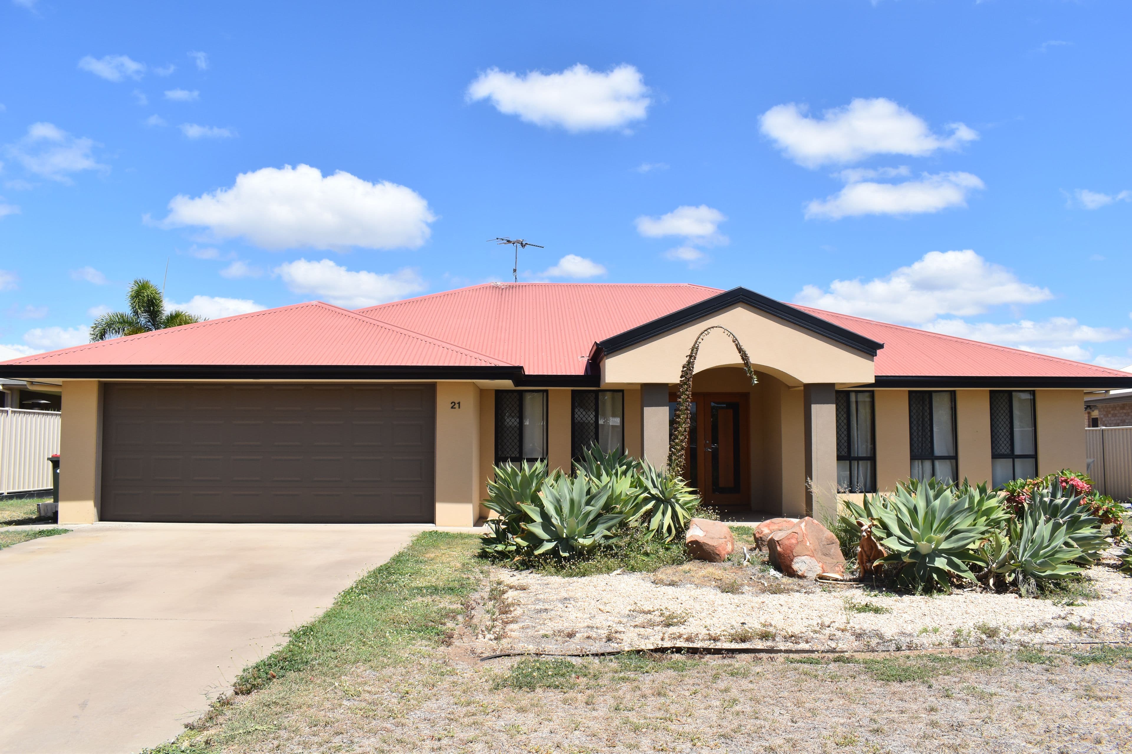 21 Mooney Crescent, Emerald QLD 4720, Emerald - Image 1