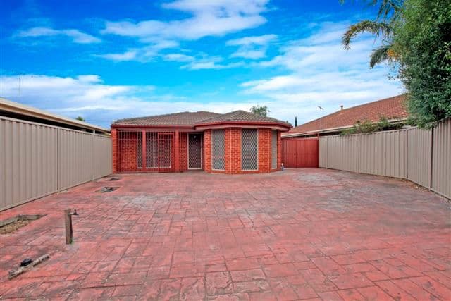 7 Flowers Close, ROXBURGH PARK VIC 3064, Roxburgh Park - Image 1