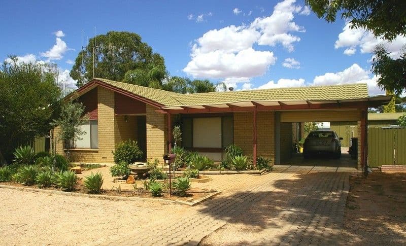 1 Stoneham Drive, RENMARK SA 5341, Renmark - Image 1