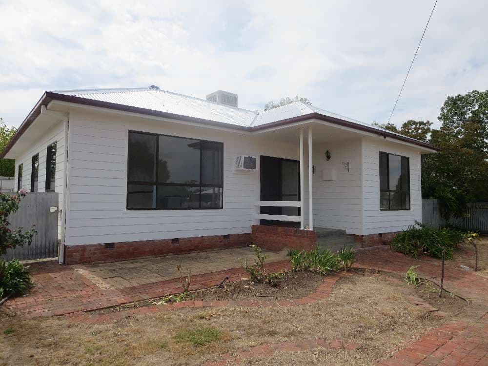 214 Swan Street, North Albury - Image 1
