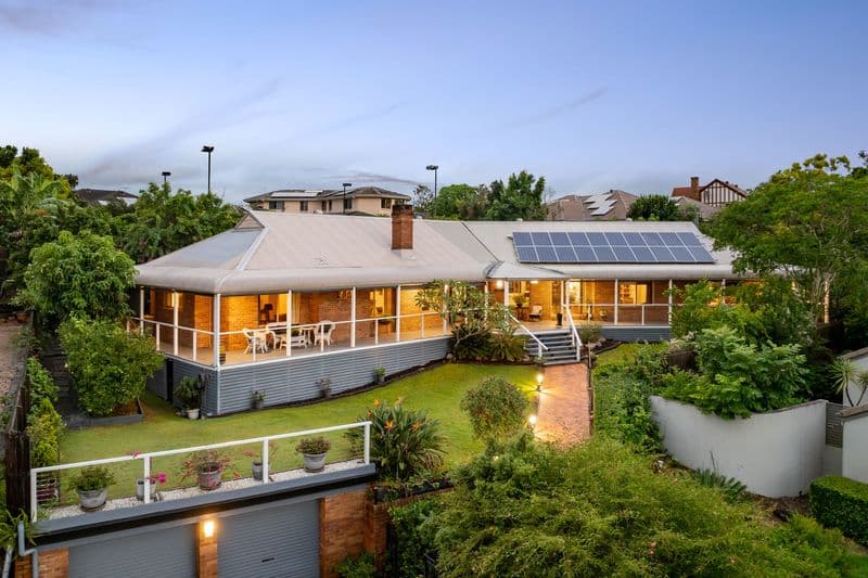 11 Castlewood Close, Kenmore Hills - Image 1