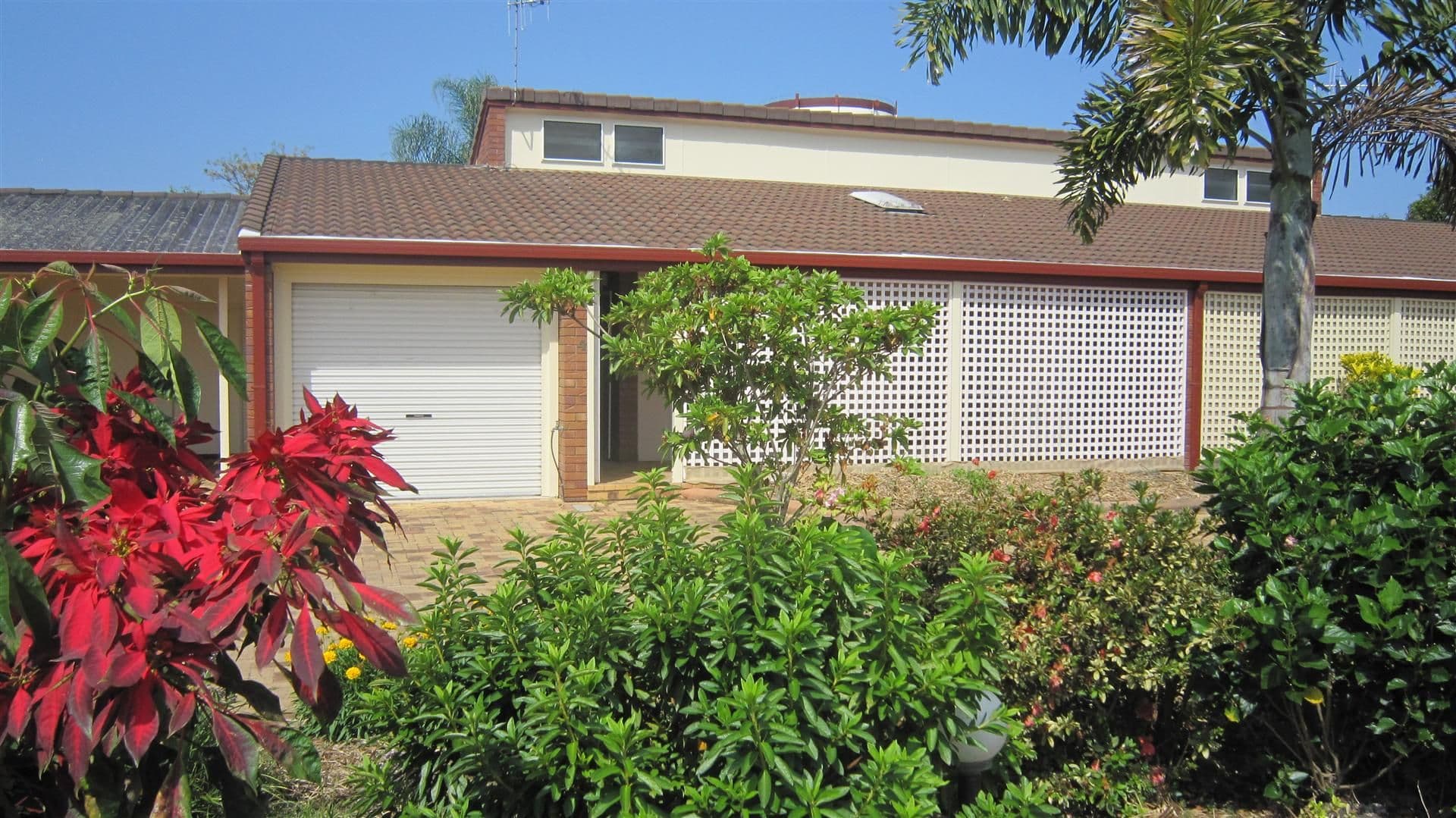 15 Thabeban Street, AVENELL HEIGHTS QLD 4670, Avenell Heights - Image 1