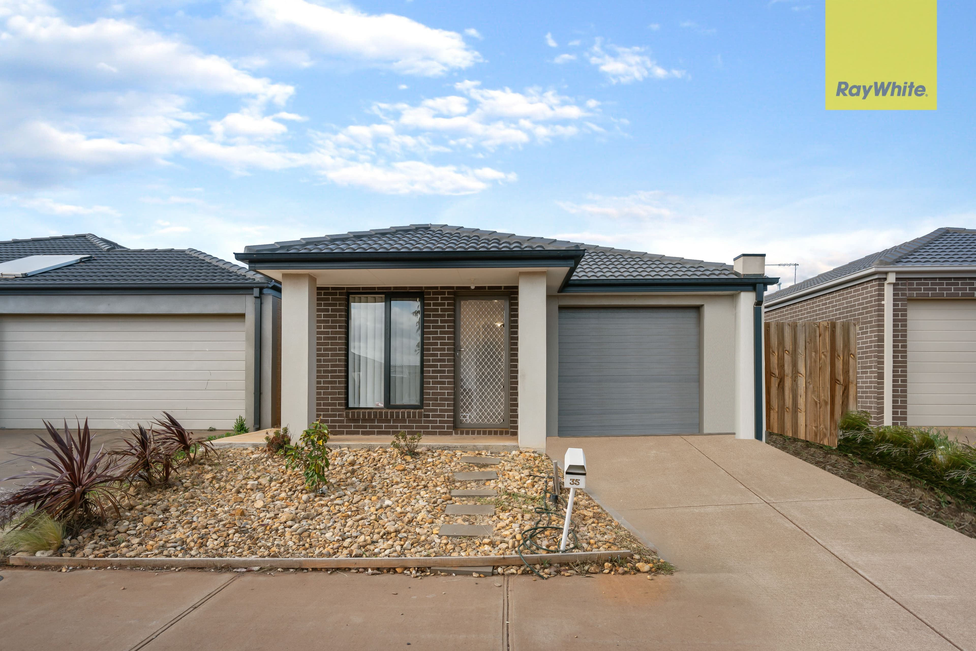 35 Mapleton Boulevard, Melton South VIC 3338, Melton South - Image 1