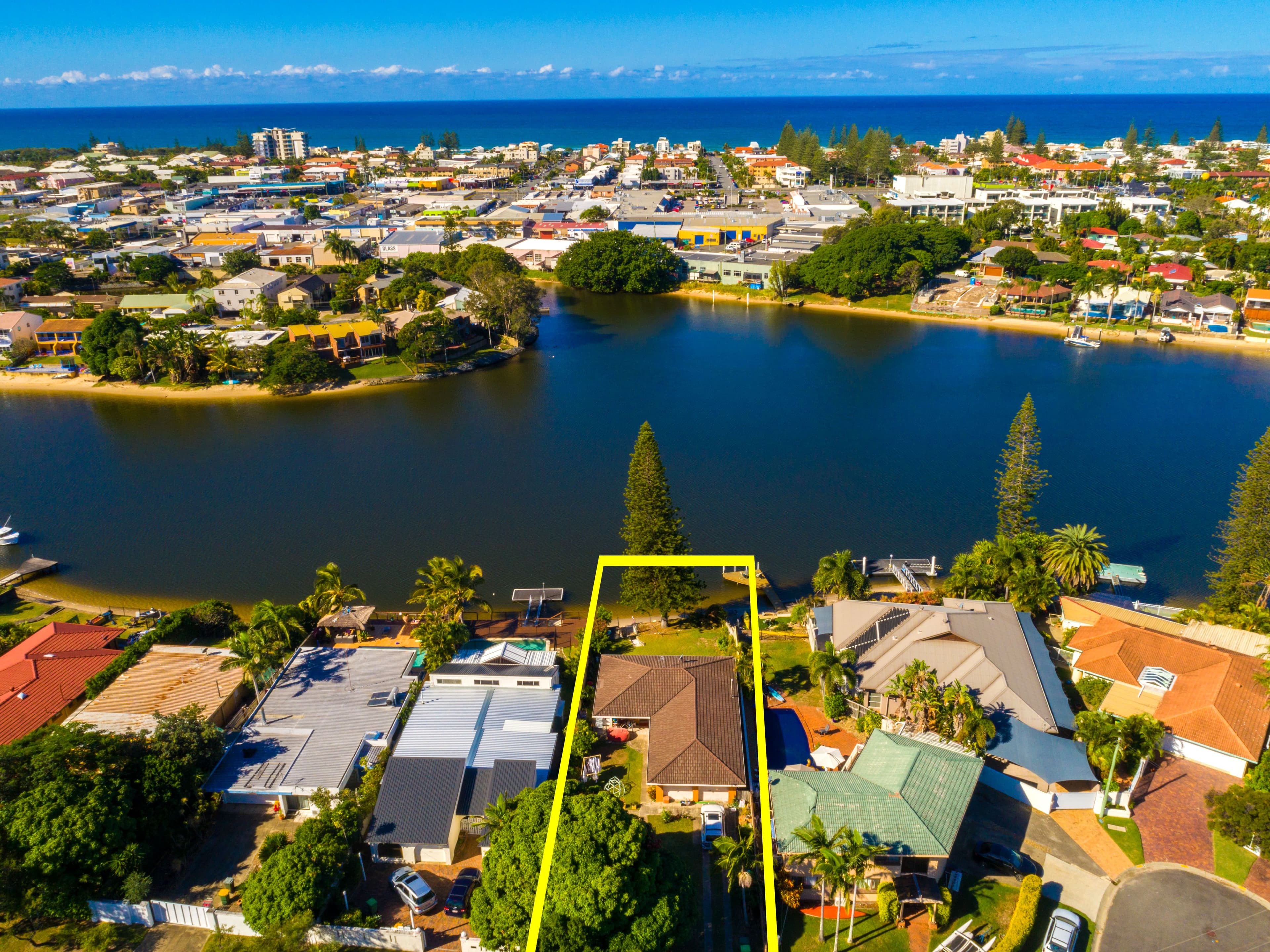 25 Vatakoula Parade, Mermaid Waters QLD 4218, Mermaid Waters - Image 1