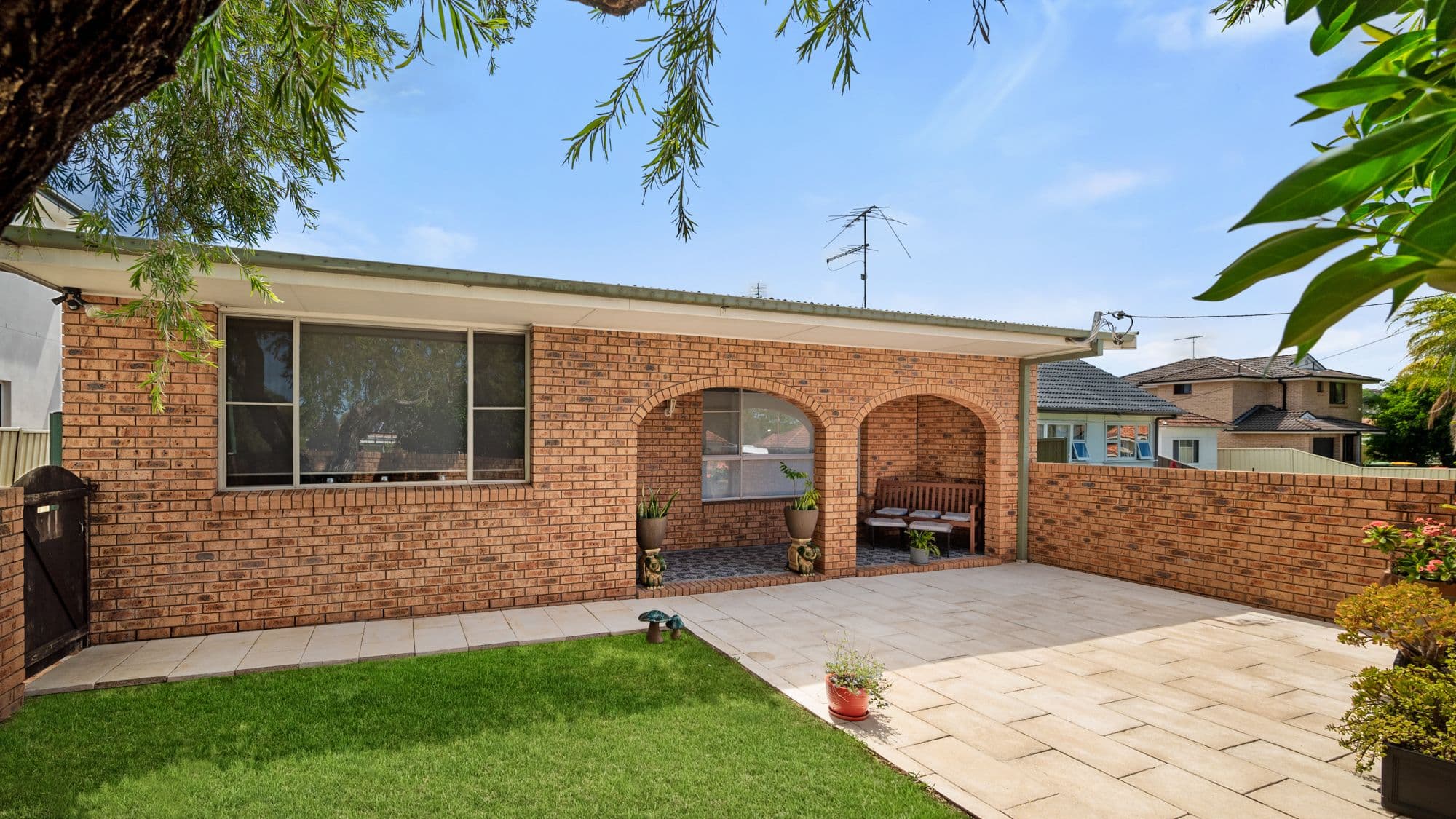 2/8 Bradbury Avenue, Campbelltown NSW 2560, Campbelltown - Image 1