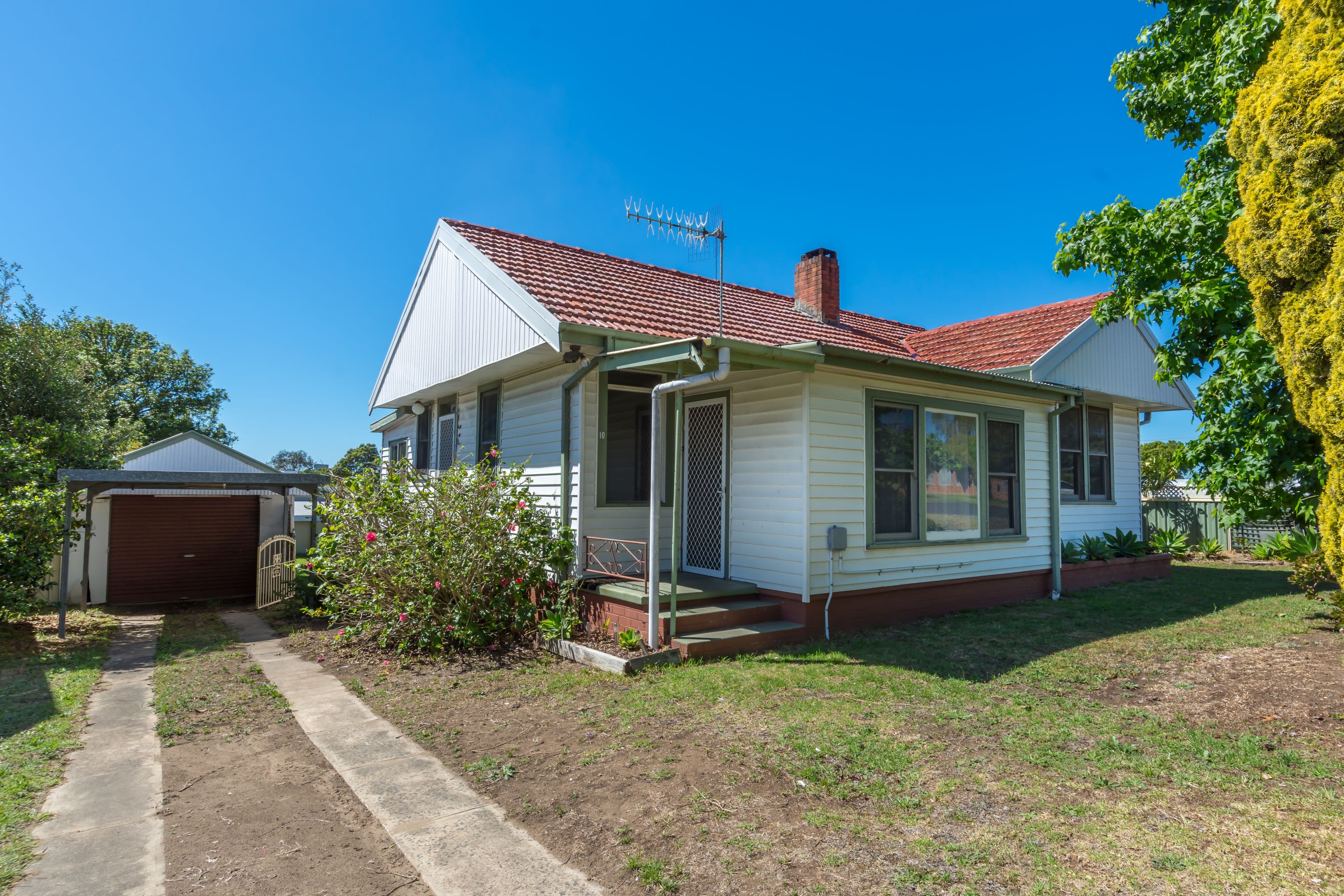10 Dalwah Street, Bomaderry - Image 1