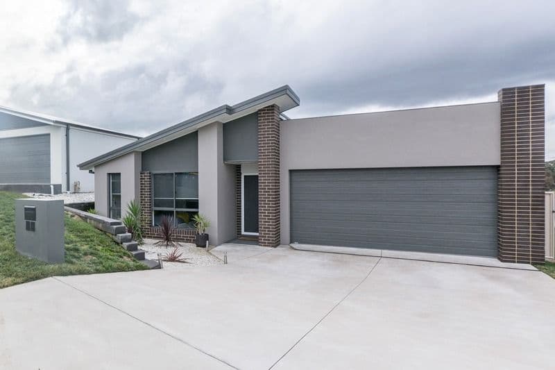 16 Downey Crescent, Orange - Image 1